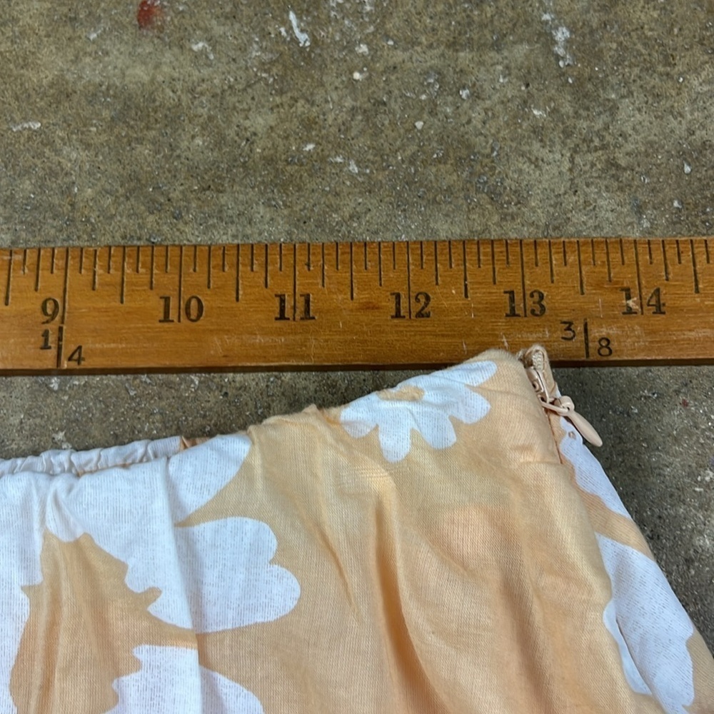 American Eagle Outfitters Peach Floral Skater Skirt NWT
Size: Small - Picture 5 of 6